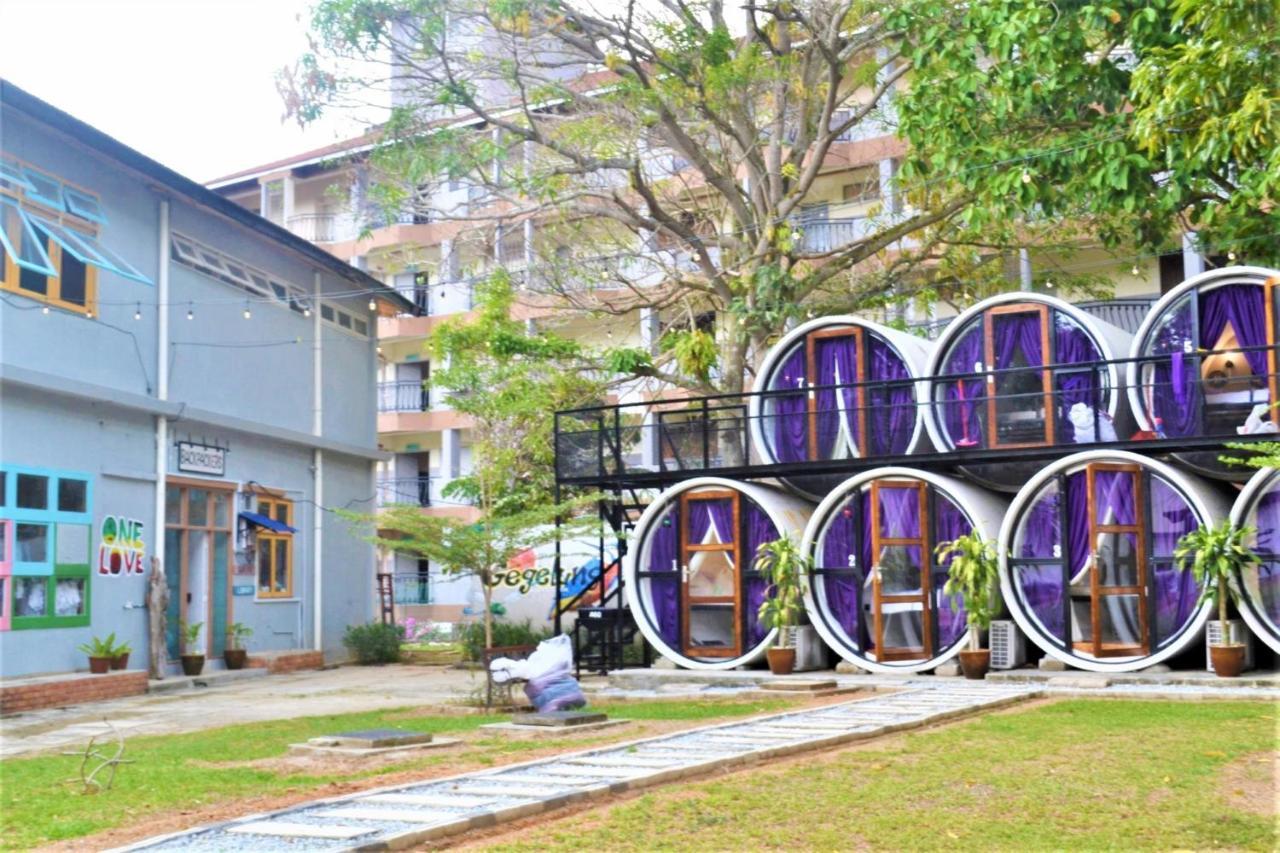 Mango'S Park Port Dickson Hotell Exteriör bild